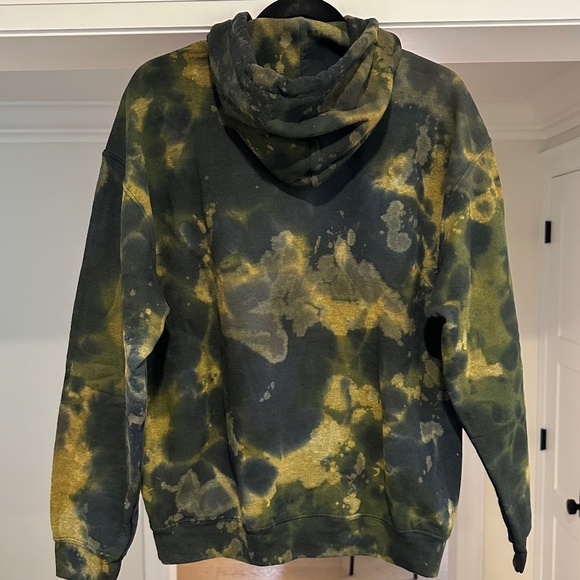 Gildan Custom Designed/Handcrafted Tie-Dye Hoody w/ Kangaroo Pocket - Size M. - Picture 7 of 11